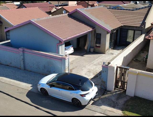 4 BEDROOM HOUSE FOR SALE IN ROODEKOP